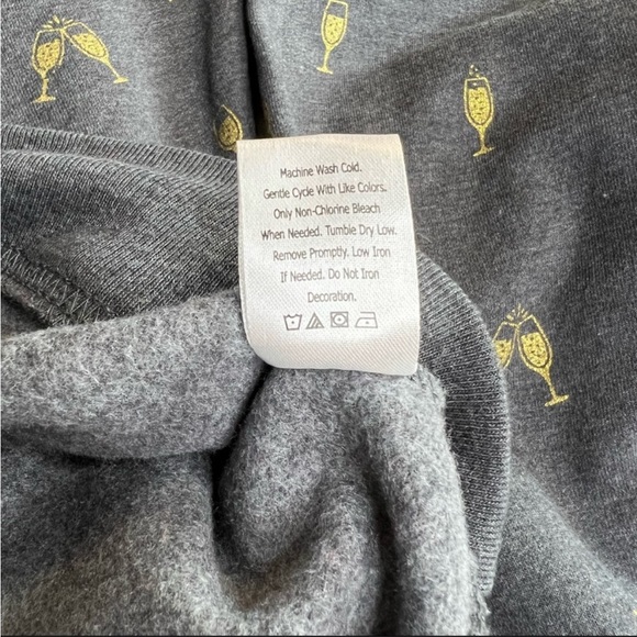 Fifth Sun Holiday Cheers Charcoal Gray Drop
Sleeve Sweatshirt Large - Picture 8 of 11